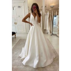 Classic Sleeveless V neck White A line Wedding Dresses