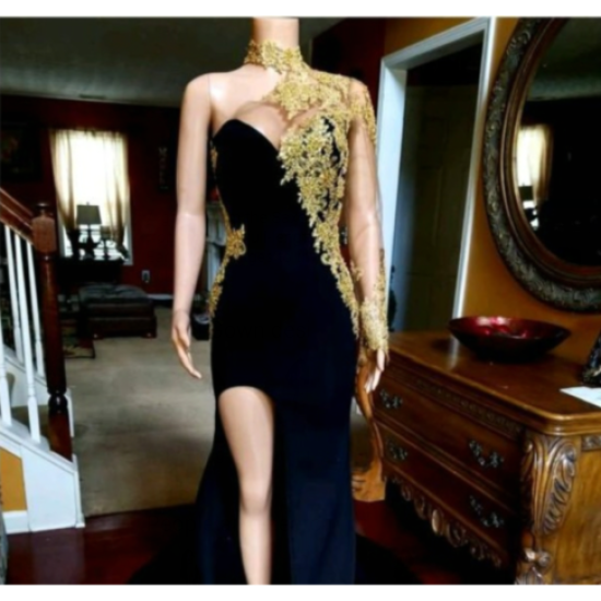 Black Mermaid Front-slit Appliques Long Sleeves Prom Dresses