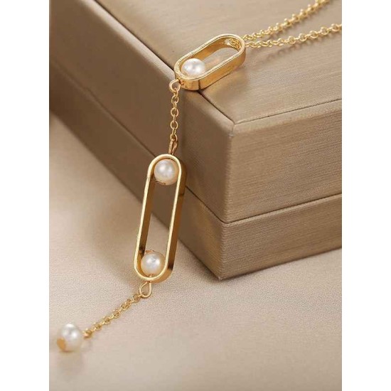 Fascinating Alloy With Imitation Pearl Necklaces